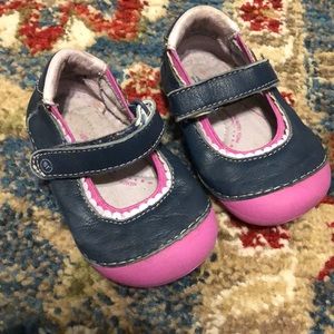 Stride rite sz 4 wide leather shoes